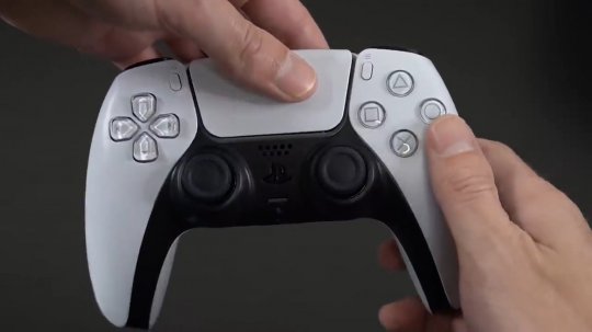 PS5手柄的黑色外壳也可以拆下来 或许可以更换